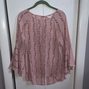 🌸Lauren Conrad flutter sleeve blouse🌸